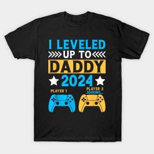 I Leveled Up To Daddy 2024 Gamer Soon To Be Dad 2024 T-Shirt